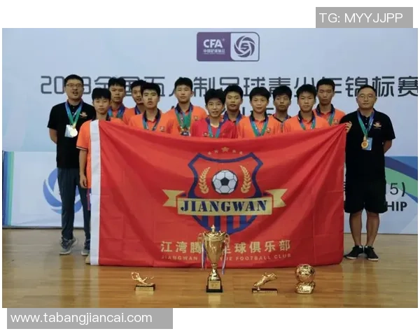 南昌足球组队热潮兴起青年球员共同追逐梦想与荣耀